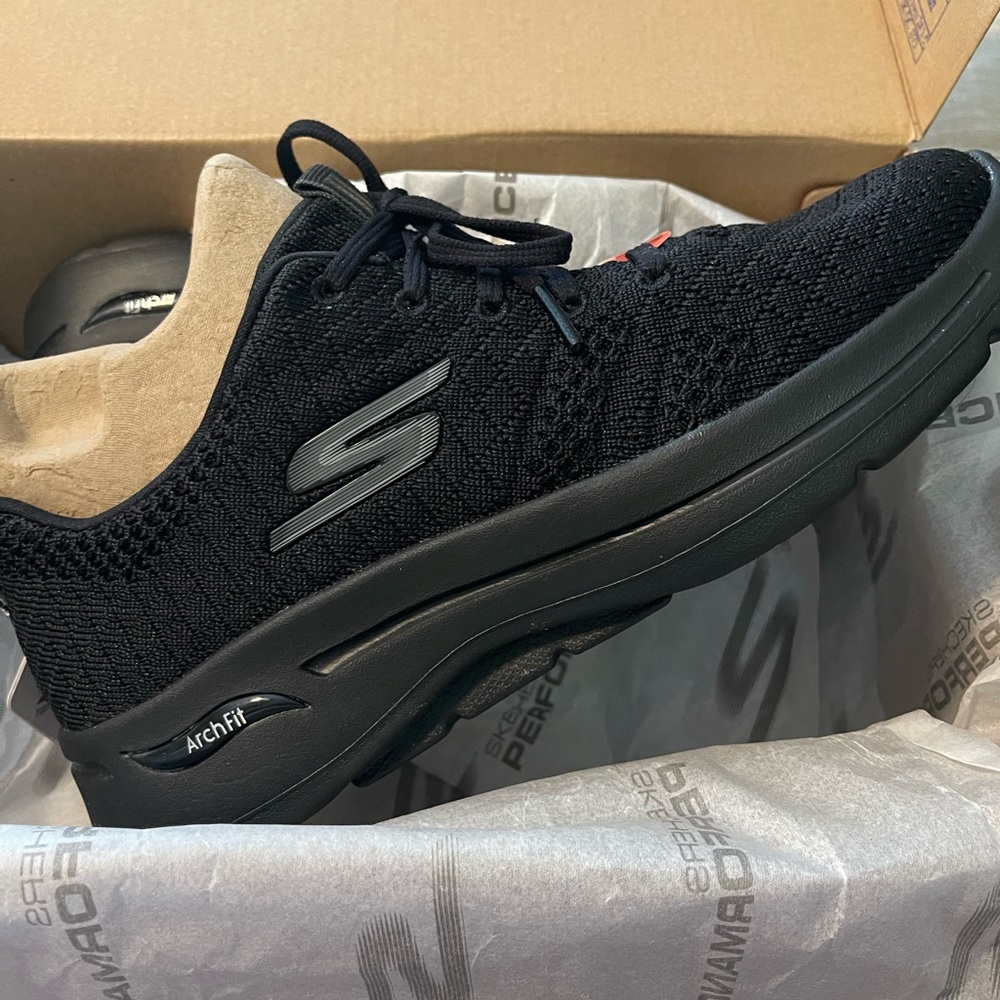 Skechers